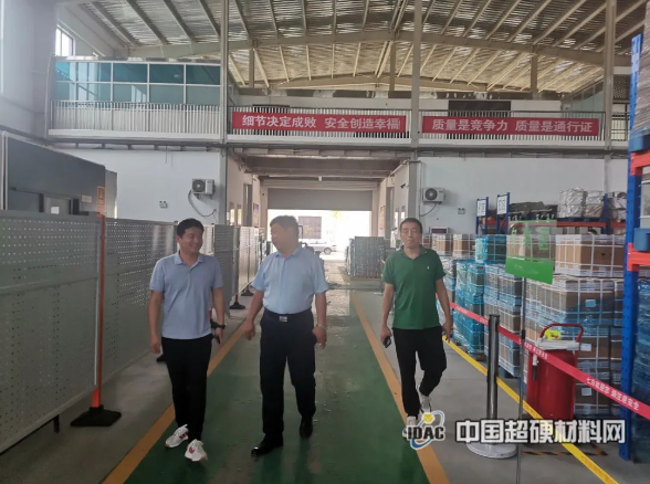 中国超硬材料网总经理石超一行走访调研禹州超硬材料产业